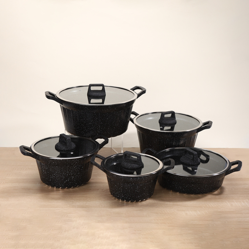 Set de 5 vase pentru supă, cu strat antiaderent, din aluminiu cu piatră Maifan, capac de sticlă