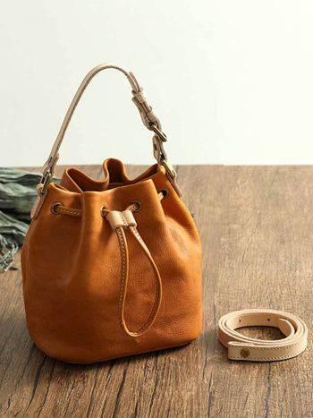 Torba bucket od prave kože, vintage, ručno izrađena, koža obrađena biljnim postupkom, resica, minimalistička crossbody torba 21030