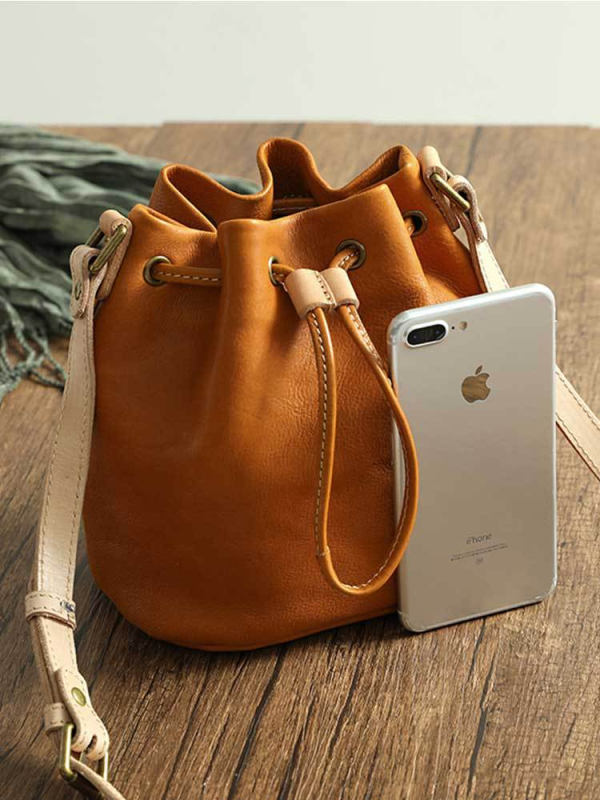 Torba bucket od prave kože, vintage, ručno izrađena, koža obrađena biljnim postupkom, resica, minimalistička crossbody torba 21030