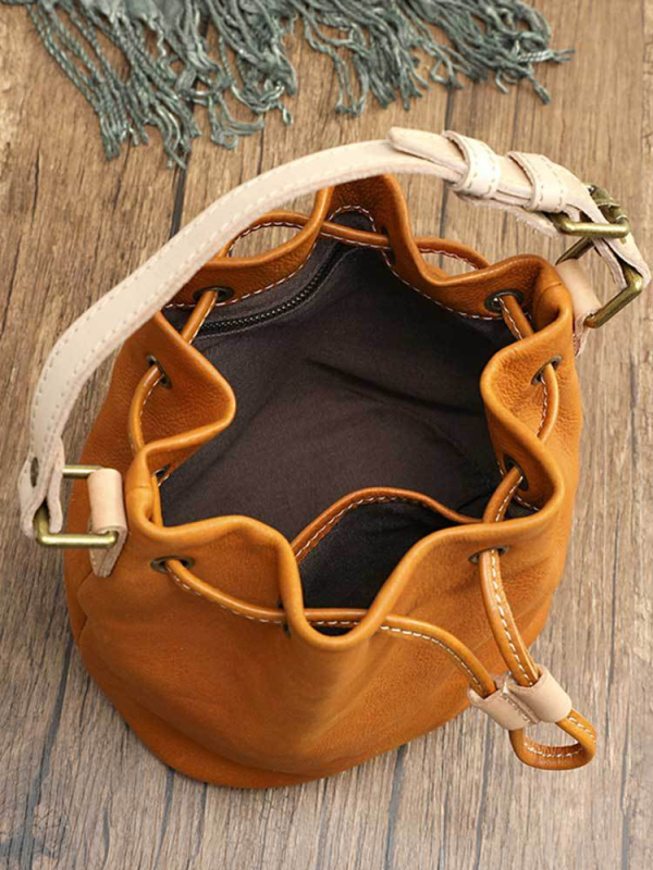 Torba bucket od prave kože, vintage, ručno izrađena, koža obrađena biljnim postupkom, resica, minimalistička crossbody torba 21030