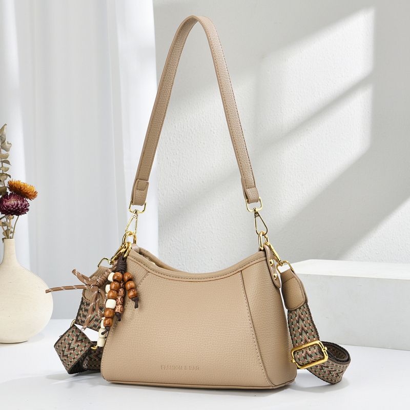Ženska torba u franuskome stilu – moderna svakodnevna crossbody torba s retro šarmom