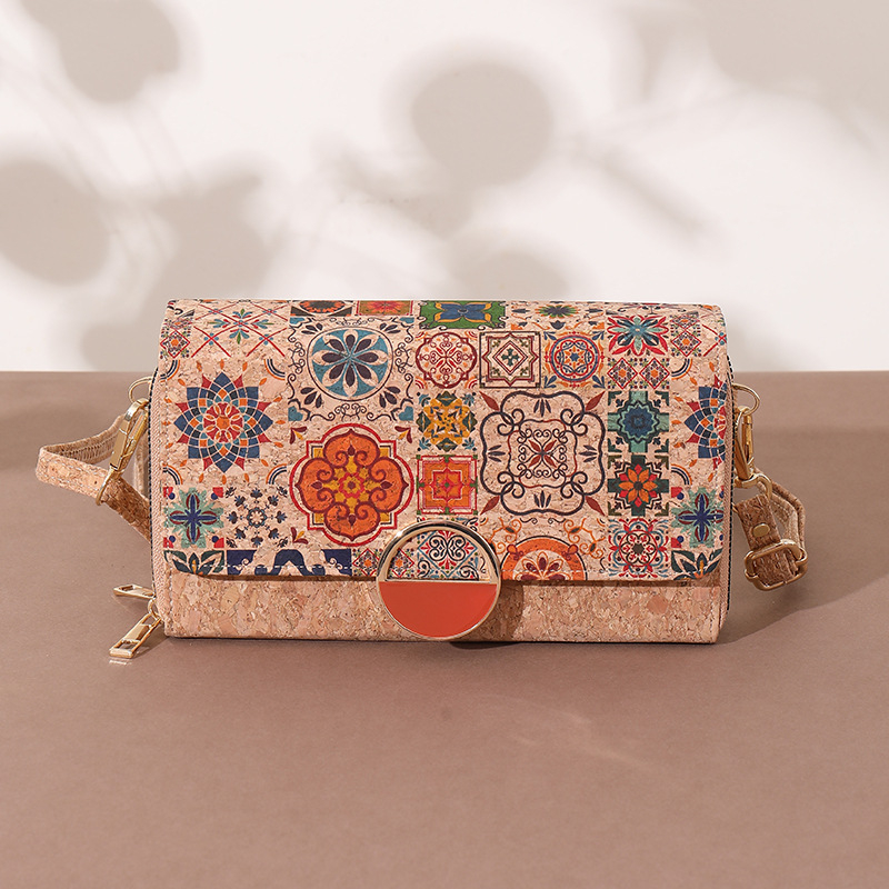 Ženska torbica od pluta u retro etno stilu s patchworkom i jedinstvenim uzorkom kore, svestrana crossbody torba za svakodnevnu upotrebu