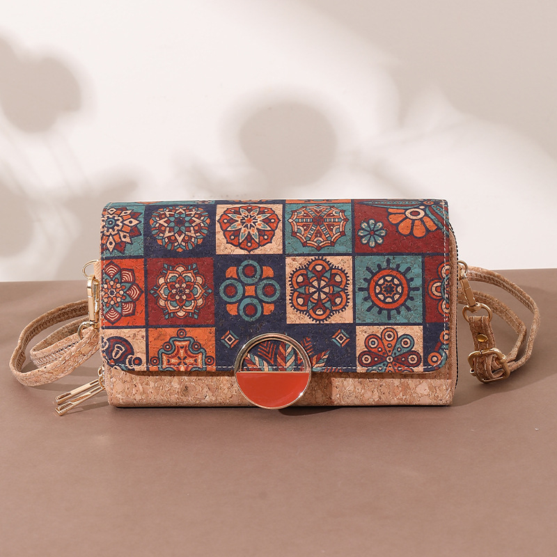 Ženska torbica od pluta u retro etno stilu s patchworkom i jedinstvenim uzorkom kore, svestrana crossbody torba za svakodnevnu upotrebu