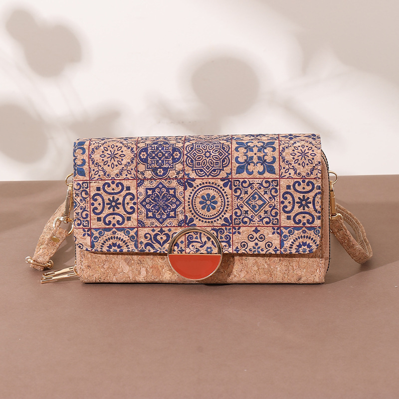 Ženska torbica od pluta u retro etno stilu s patchworkom i jedinstvenim uzorkom kore, svestrana crossbody torba za svakodnevnu upotrebu