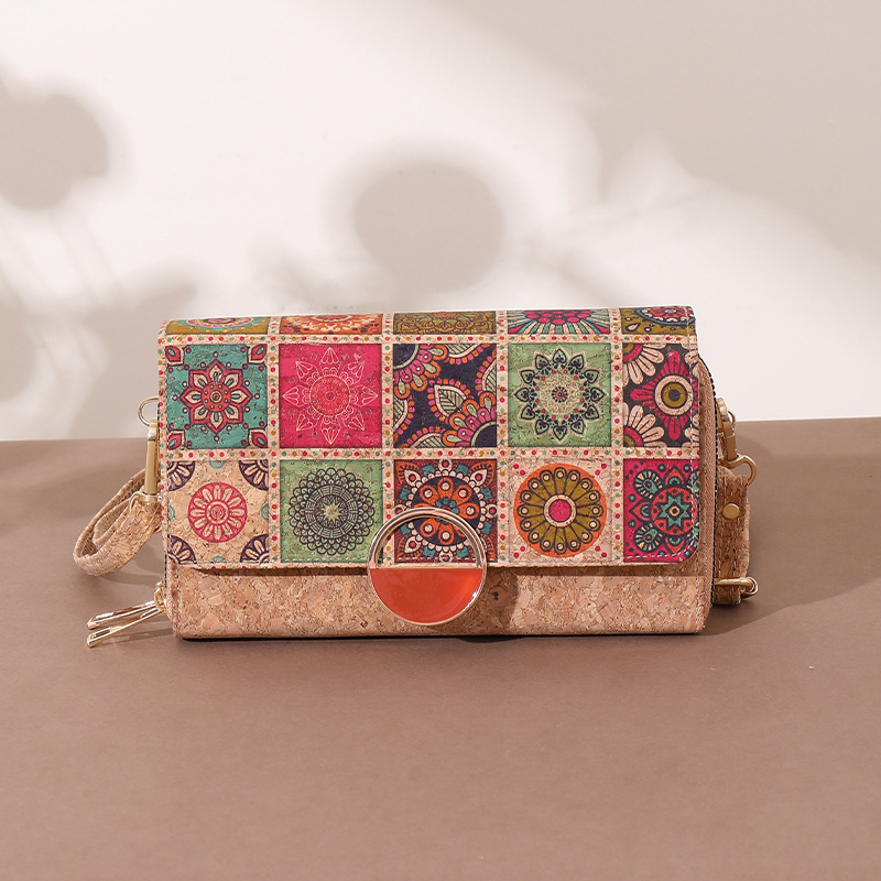 Ženska torbica od pluta u retro etno stilu s patchworkom i jedinstvenim uzorkom kore, svestrana crossbody torba za svakodnevnu upotrebu