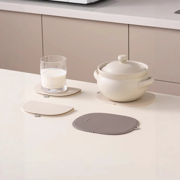 Covoraș pliabil din silicon izolant termic, anti-arzire și rezistent la temperaturi înalte pentru oală; cu clips; placă de masă minimalistă îngroșată și suport pentru pahar.