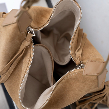 Torba s nišnim dizajnom: ljeto 2025, ženska retro torba s resicama, crossbody tote od prave kože