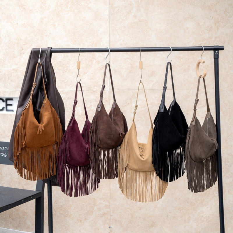 Torba s nišnim dizajnom: ljeto 2025, ženska retro torba s resicama, crossbody tote od prave kože