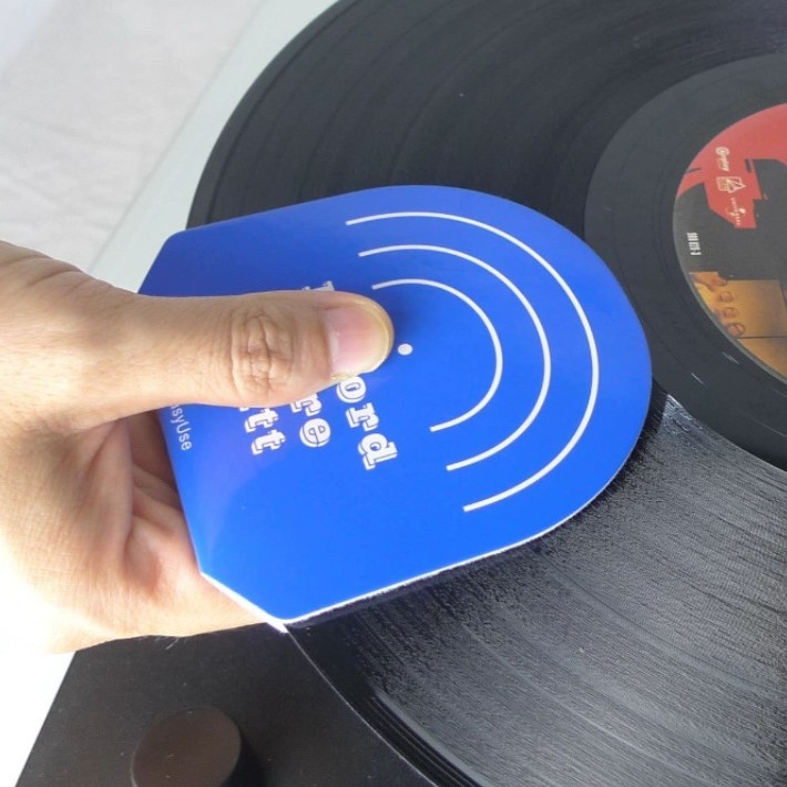 Клип за диск за винилови LP плочи и защитна подложка за почистване, комплект от 2 броя, без отпечатъци