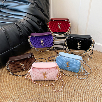 Zamatna torbica s lancem za žene – mini veličina, elegantna preko ramena i crossbody, troje u jednom