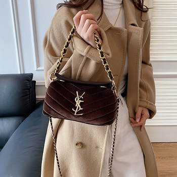 Zamatna torbica s lancem za žene – mini veličina, elegantna preko ramena i crossbody, troje u jednom