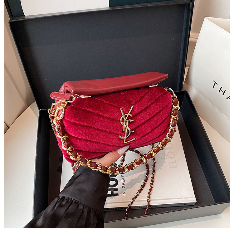 Zamatna torbica s lancem za žene – mini veličina, elegantna preko ramena i crossbody, troje u jednom