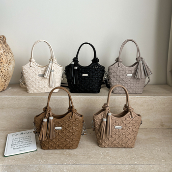 Ženska torba za rame sa trakama i plisiranim dizajnom, PU koža visoke kvalitete, retro stil 2026, velika kapaciteta, crossbody torba