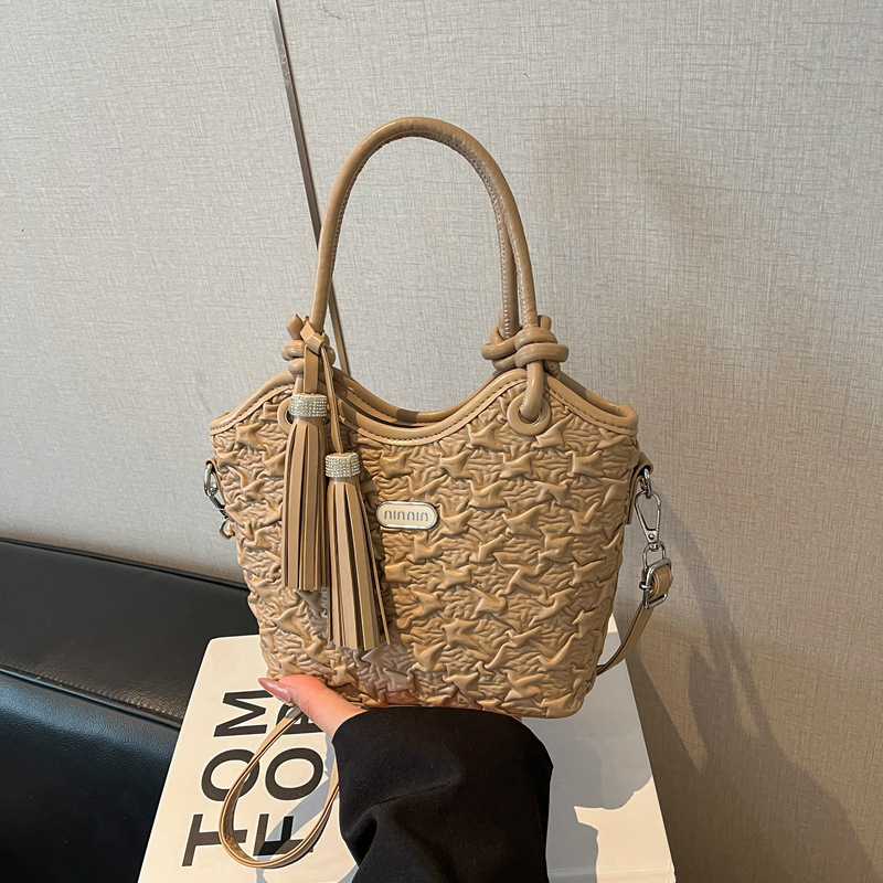 Ženska torba za rame sa trakama i plisiranim dizajnom, PU koža visoke kvalitete, retro stil 2026, velika kapaciteta, crossbody torba