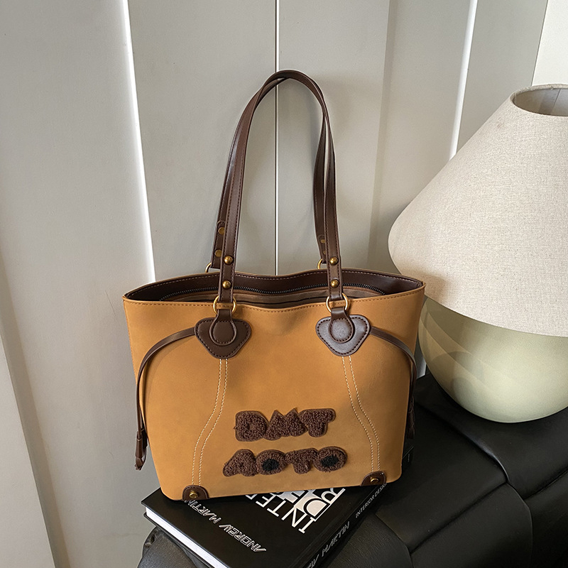 Ženska tote torba, velika kapaciteta, čvrsto dno, trodimenzionalni oblik, korejski stil, svestrana torba za rameno, vrhunski dojam, retro torba s slovima