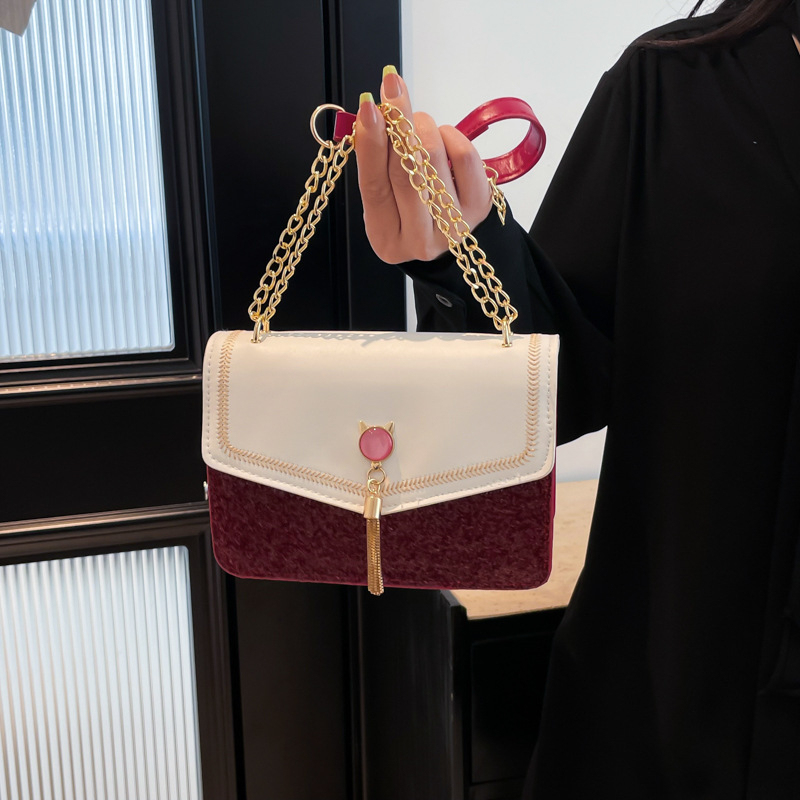 Ženska mini kvadratna torba preko ramena s pailetama, moderan patchwork i resice, retro stil