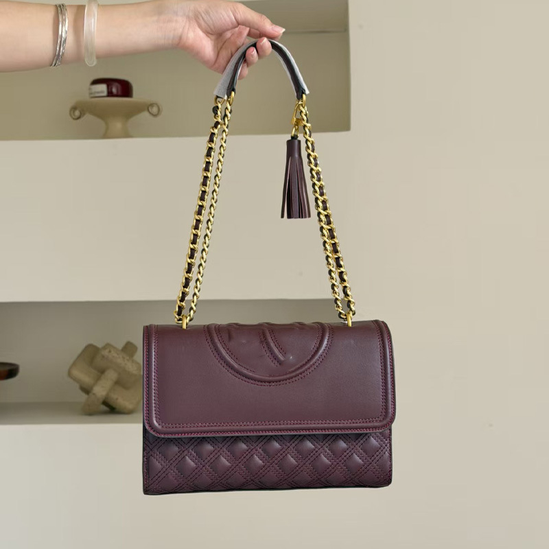 Ženska torba od prave kože s prešivanjem i resicama, crossbody, mala kvadratna torba