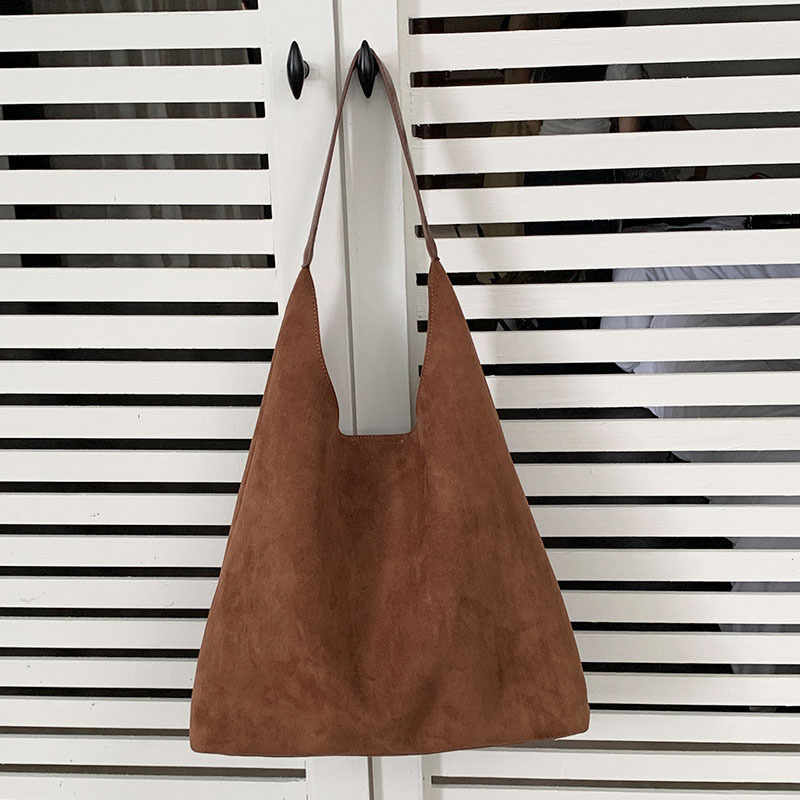 Ženska bucket-torba s velikim kapacitetom, međunarodna verzija, jesen moda, svestrana torba za svakodnevne obaveze preko ramena