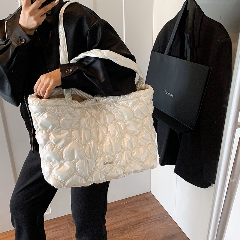 Ženska torba velikog kapaciteta, casual stil, torba preko ramena s vezenim srcem