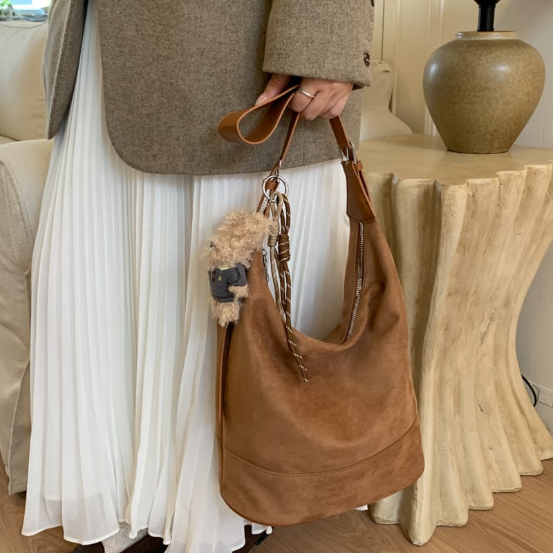 Prilagođena matirana bucket torba s velikim kapacitetom, ležerni gradski stil, modna i svestrana crossbody torba za žene