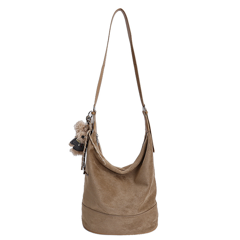 Prilagođena matirana bucket torba s velikim kapacitetom, ležerni gradski stil, modna i svestrana crossbody torba za žene