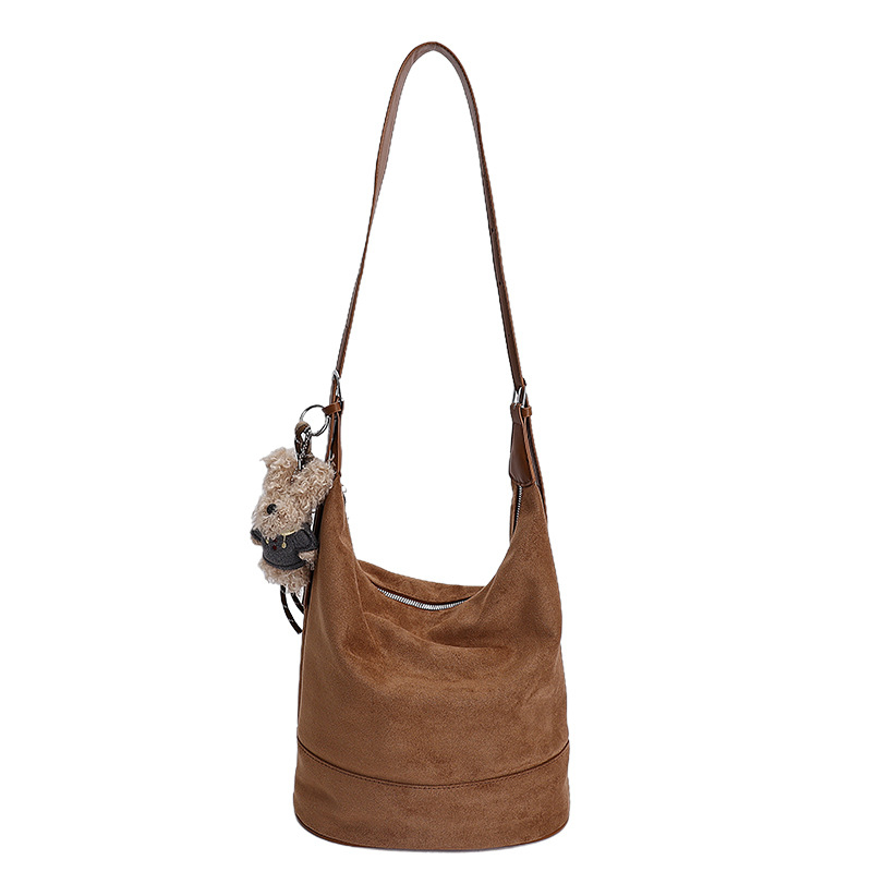 Prilagođena matirana bucket torba s velikim kapacitetom, ležerni gradski stil, modna i svestrana crossbody torba za žene
