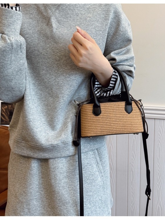 Ženska torba od slame, pletena — u stilu šume, za ramensku i crossbody za plažu, praktična, moderna i elegantna