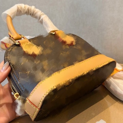 Torba u obliku školjke od prave kože s visokokvalitetnim printom, svestrana ručna i crossbody torba, srednje veličine, zatvarač, unutarnja džep za telefon, proljeće 2025