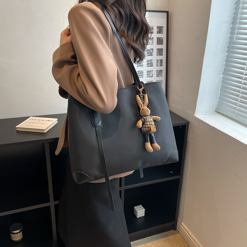 Ženska nylon torba Tote, velika zapremina, gradski minimalistički dizajn, torba za ramena, svestrana za svakodnevnu upotrebu