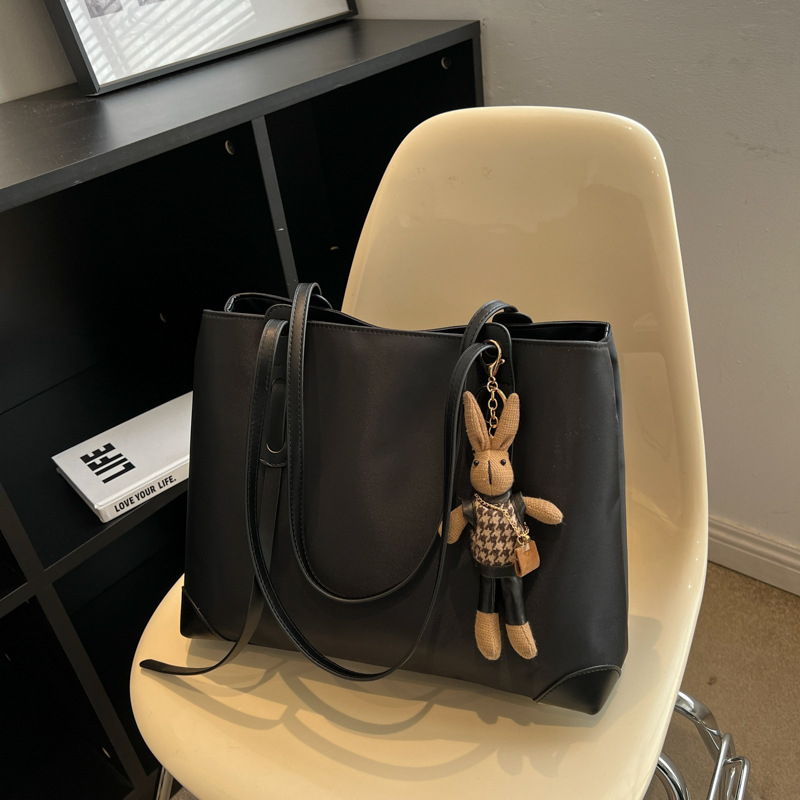 Ženska nylon torba Tote, velika zapremina, gradski minimalistički dizajn, torba za ramena, svestrana za svakodnevnu upotrebu