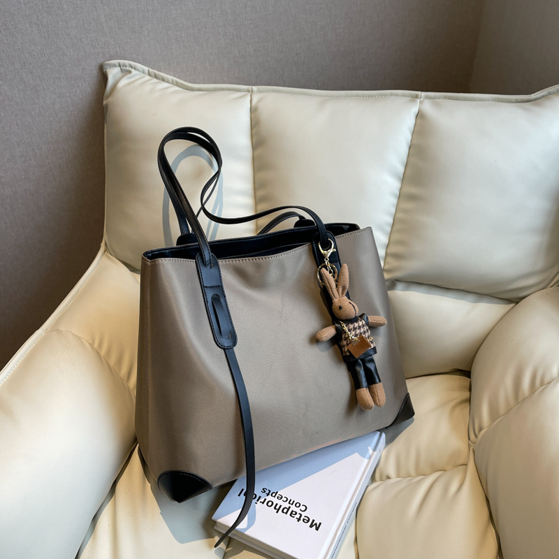 Ženska nylon torba Tote, velika zapremina, gradski minimalistički dizajn, torba za ramena, svestrana za svakodnevnu upotrebu