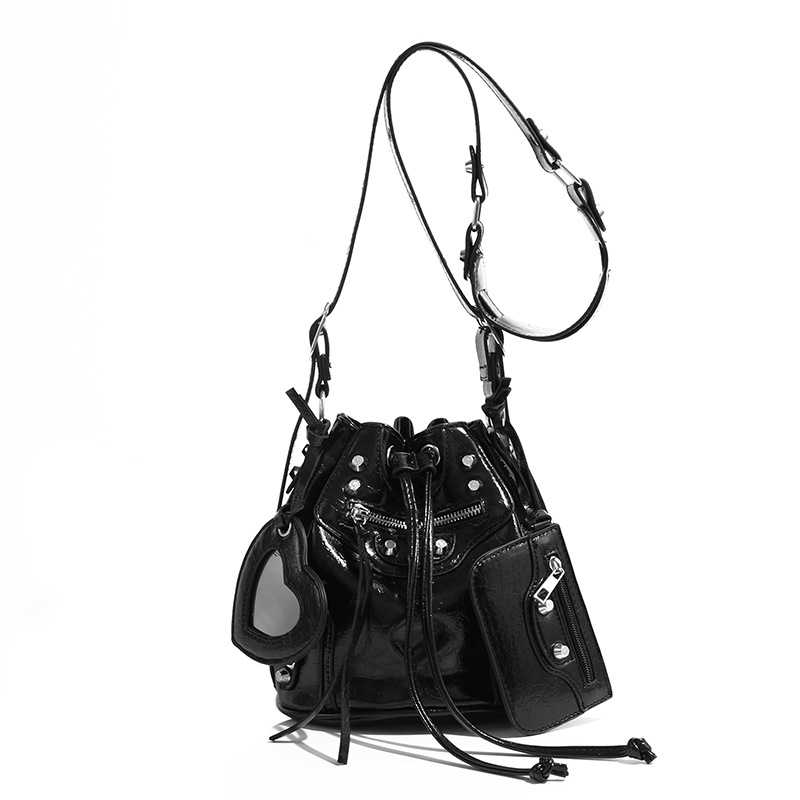 Nova ženska torba s šnimom u bucket stilu, s zakovicama, moto stil, trodijelni set, široka naramenica za ramena, crossbody.