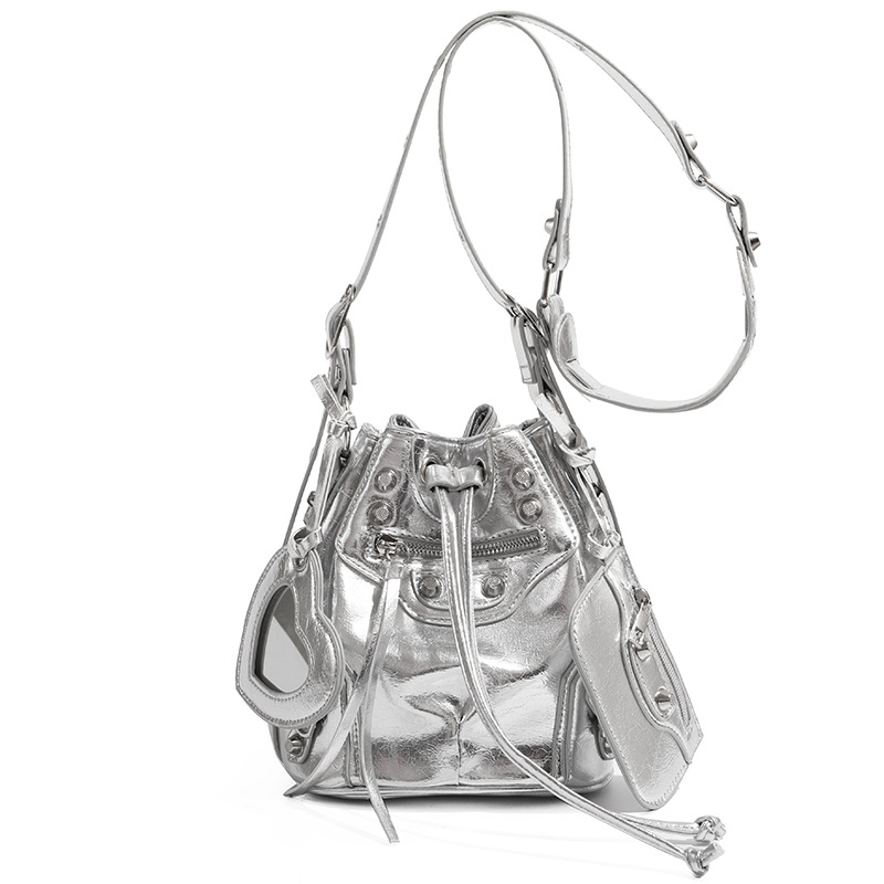 Nova ženska torba s šnimom u bucket stilu, s zakovicama, moto stil, trodijelni set, široka naramenica za ramena, crossbody.