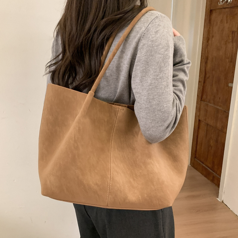Torba tote velike kapacitete za posao i svakodnevnu upotrebu, jesen-zima 2025, ženski casual minimalistički ramenski model