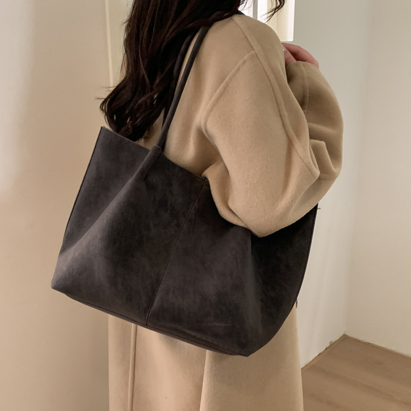 Torba tote velike kapacitete za posao i svakodnevnu upotrebu, jesen-zima 2025, ženski casual minimalistički ramenski model