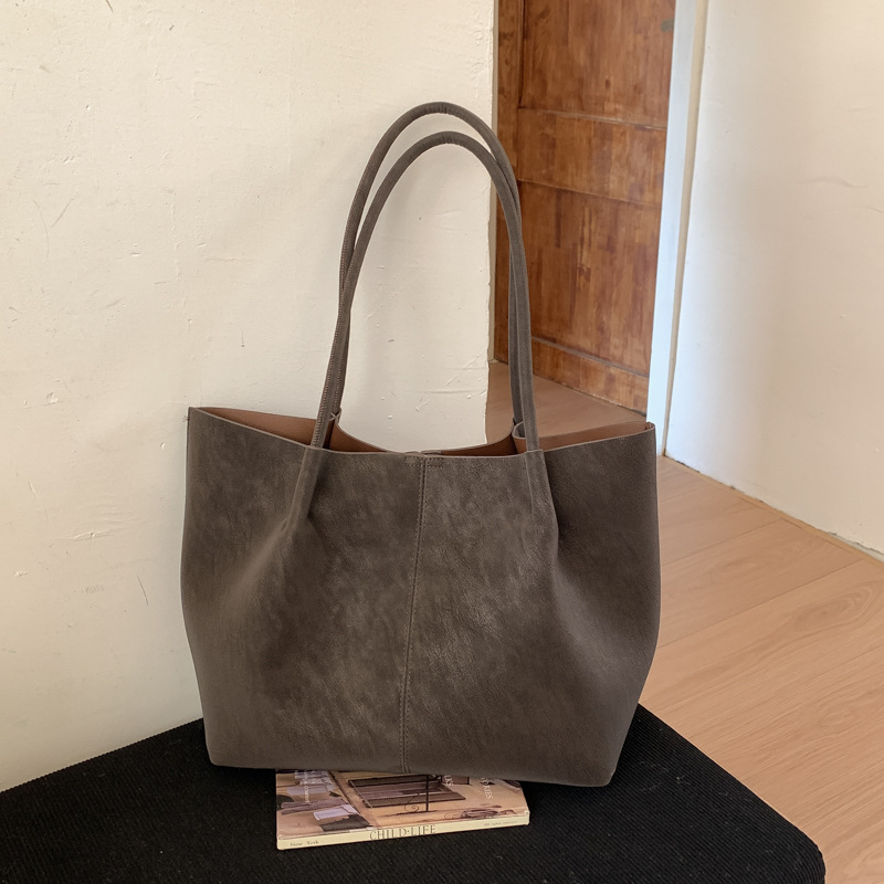 Torba tote velike kapacitete za posao i svakodnevnu upotrebu, jesen-zima 2025, ženski casual minimalistički ramenski model