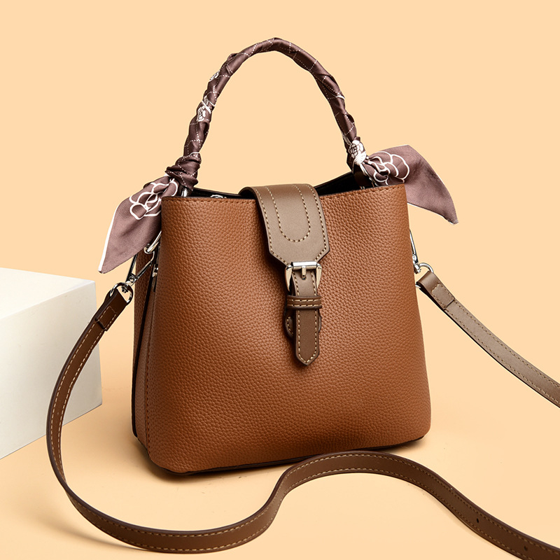 Nova ženska torba tipa kanta 2025, s naramenicom za crossbody, velika kapaciteta, retro europski i američki stil
