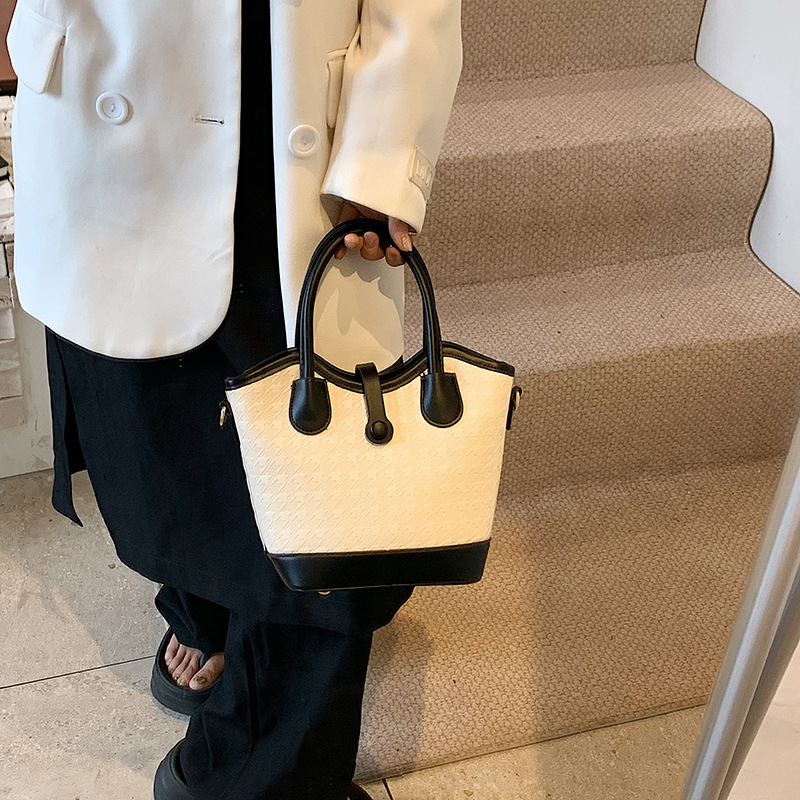 Ženska torbica tipa kanta s blokovima boja, corduroy materijal, ljetni model 2025, svestrana crossbody torba