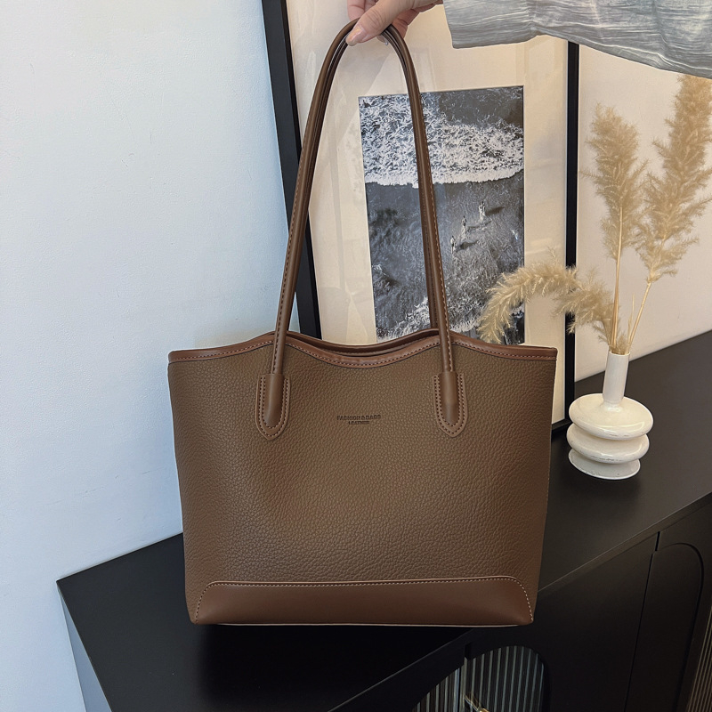 PU tote torba srednje veličine s teksturiranom površinom, crossbody u bucket stilu, kontrastne boje