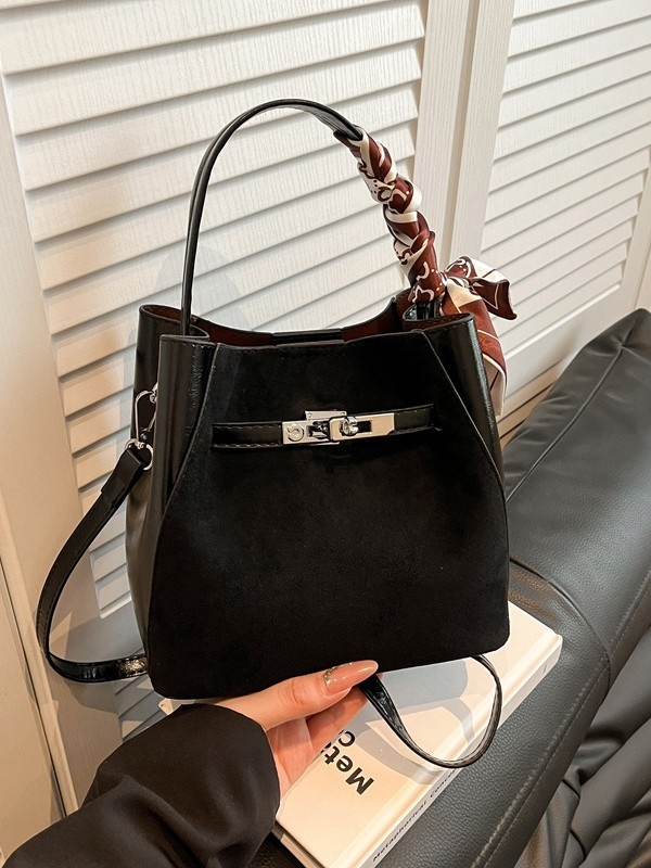 Ženska mat retro bucket torba, model 2026, visokokvalitetna dnevna crossbody torba za rameno