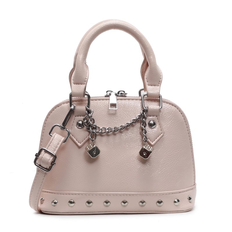 Ženska torbica u obliku školjke s zakovicama šampanj boje, crossbody torba na rame – elegantan dizajn 2025