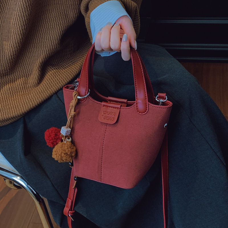 Ženska torba od velura u stilu kante, srednje veličine, za svakodnevnu upotrebu, na rame ili crossbody