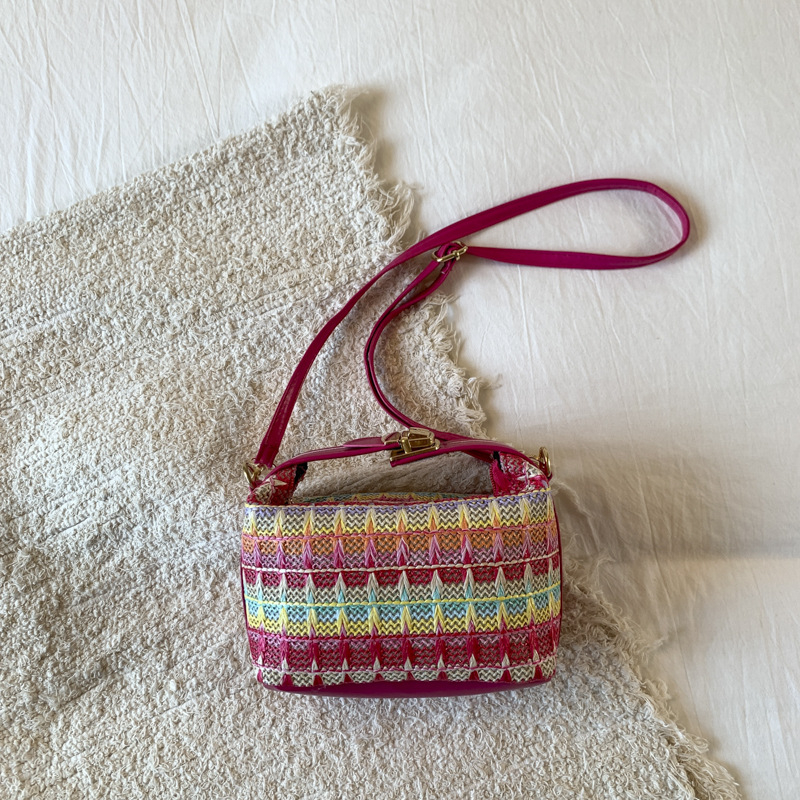 Moderna pletena etno-stil torba-vedro s lančanim remenom, za žene, minimalistička crossbody torba, ljeto 2025