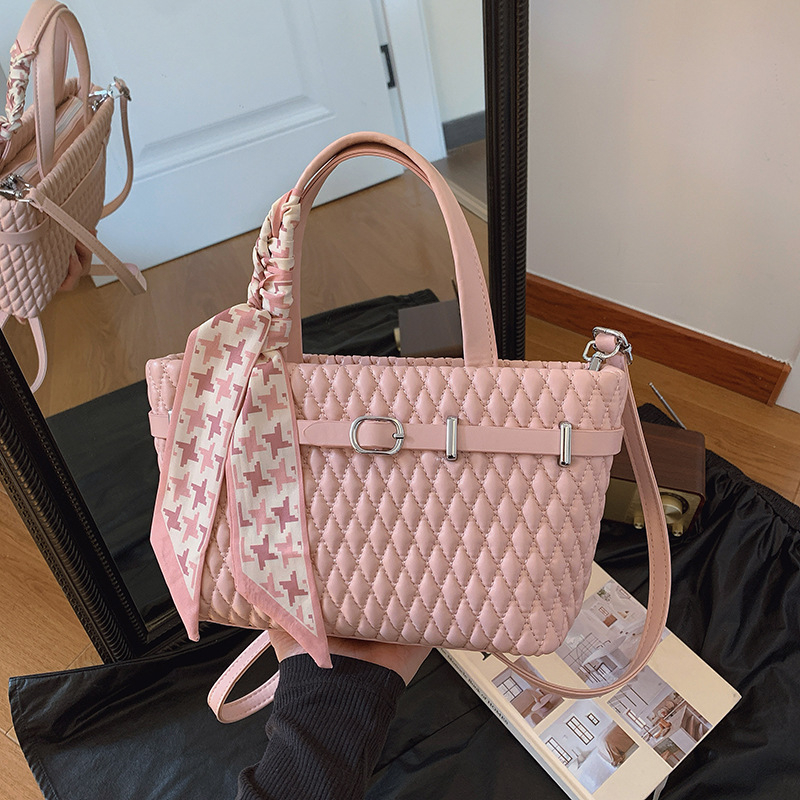 2026 nova nišna torba sa svilnim šalom, jednostavna retro tkana crossbody torba, lagan luksuzni stil ženske torbe preko ramena