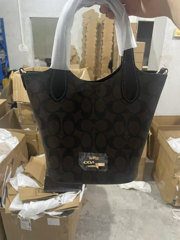 Hanna bucket torba od prave kože s klasičnim monogramom
