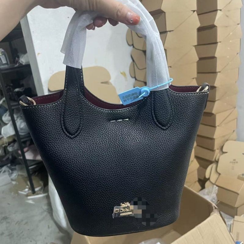 Hanna bucket torba od prave kože s klasičnim monogramom