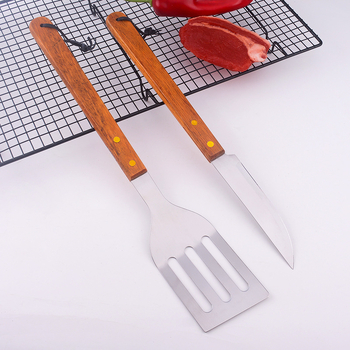 Set exterior din 4 instrumente BBQ cu mâner din lemn și oțel inoxidabil — cuțit, clipsă, furculiță, spatulă