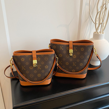 Ženska torba tip košara s velikim kapacitetom, proljeće 2026, vintage stil, lagani luksuz, crossbody/torba preko ramena