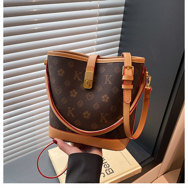 Ženska torba tip košara s velikim kapacitetom, proljeće 2026, vintage stil, lagani luksuz, crossbody/torba preko ramena