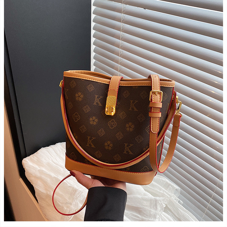 Ženska torba tip košara s velikim kapacitetom, proljeće 2026, vintage stil, lagani luksuz, crossbody/torba preko ramena
